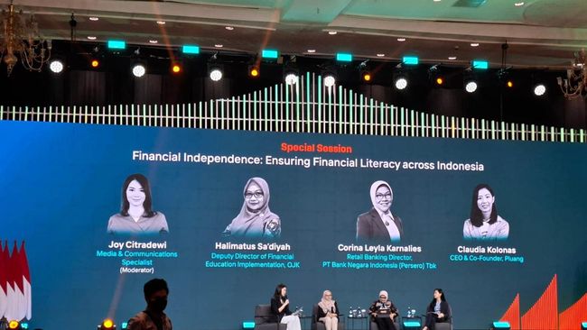Direktur Retail Banking Corina Leyla Karnalies