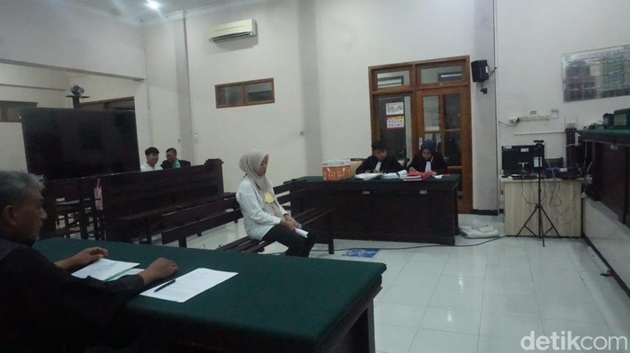 Emi didakwa pakai dokumen palsu demi rebut warisan suami Rp 2 miliar
