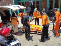 Pria Wonogiri Tewas Tubuh Gosong gegara Pakai Headset Sambil Ngecas HP