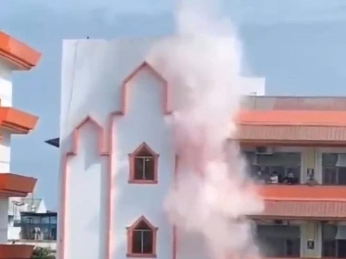 Gedung Fakultas Hukum UMSU yang terbakar (Foto: Istimewa)