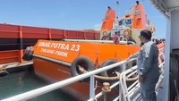 KN Gajah Laut-404 yang dikomandani oleh Letkol Bakamla Agus Tri Haryanto yang sedang melaksanakan Patroli YUDHISTIRA-C/24 berhasil menangkap Kapal TB. Sinar Putra 23/TK. Putra Kapuas 22 pada posisi 03⁰ 50 336 S - 122⁰ 31 579 T dengan dugaan pelanggaran hukum di bidang pelayaran. Pemeriksaan awal menunjukkan bahwa kapal tersebut beroperasi dengan dokumen yang tidak lengkap, yang menjadi dasar tindakan penegakan hukum oleh Bakamla RI. 