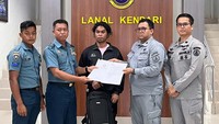 Setelah penangkapan, Tim Penanganan Perkara Bakamla RI, dipimpin oleh Lettu Bakamla Razi Abubakar Noorman, S.H., dari Unit Penindakan Hukum, bekerja sama dengan Direktorat Hukum Bakamla RI, segera menyerahkan perkara Kapal TB. Sinar Putra 23/TK sebagaimana tercantum dalam Berita Acara Nomor: BA-12/HK.05.01/UPH/BAKAMLA/X/2024. Bakamla RI menyerahkan berkas perkara Kapal TB. Sinar Putra 23/TK. Putra Kapuas 22 kepada Penyidik Lanal Kendari. 