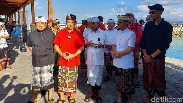 Kampanye Koster-Giri di balai banjar Desa Kutampi, Nusa Penida, Rabu (9/10/2024) siang. (foto : Putu Krista/detikBali).