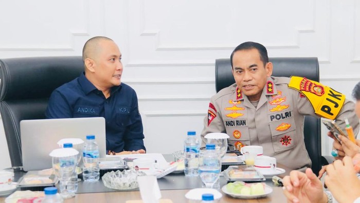 Kapolda Sumsel saat Silaturahmi ke KPU Sumsel membahas pengamanan pilkada