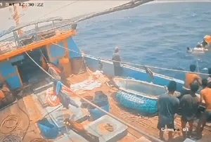 Penyelamatan Dramatis 2 Nelayan Sukabumi Usai 3 Hari Telantar di Laut