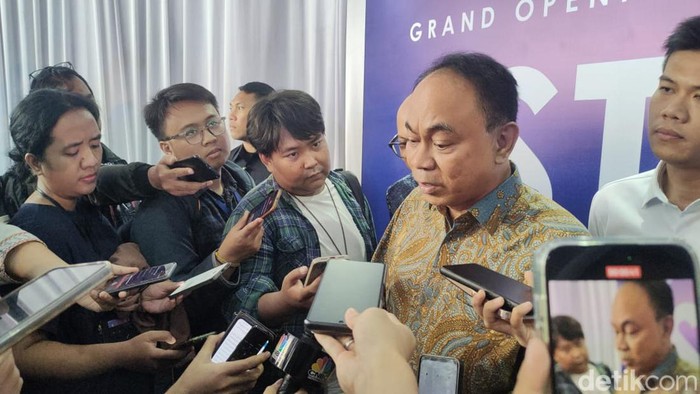 Malaysia kebanjiran miliaran dollar dari raksasa teknologi seperti Google, Microsoft, dan Amazon Web Service (AWS). Indonesia yang data warganya dipanen malah tidak menjadi destinasi utama mereka.
