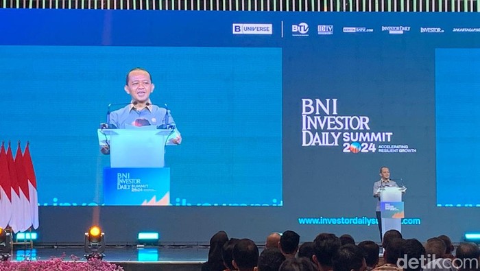 Menteri Energi dan Sumber Daya Mineral (ESDM) Bahlil Lahadalia dalam acara BNI Investor Daily Summit di Jakarta Convention Center (JCC) Senayan, Jakarta Pusat, Rabu (9/10/2024).