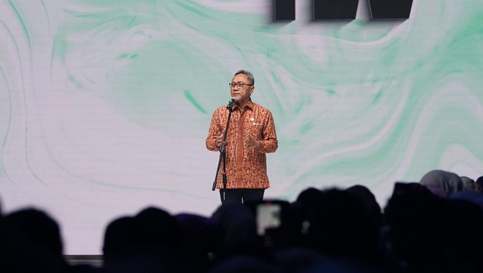 Menteri Perdagangan Zulkifli Hasan dalam pembukaan JMFW di sela Trade Expo Indonesia, ICE BSD, Tangerang, Kamis (9/10/2024).