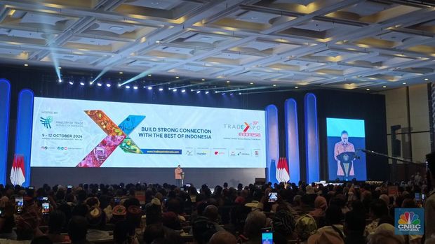 Menteri Perdagangan Zulkifli Hasan dalam acara TEI ke-39 Tahun 2024 di ICE BSD City, Tangerang, Rabu (9/10/2024). (վ/Martya Sari)