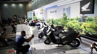 Sebagai informasi, CUV e: dan ICON e: merupakan model motor listrik kesepuluh dan kesebelas dari 30 motor listrik yang akan diluncurkan secara global pada tahun 2030.