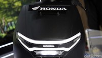 Honda CUV e: dipasarkan dengan range harga Rp 53-57 juta (unit Rp 33-37 juta + dua unit baterai MPP e: seharga Rp 10 juta/ unit baterai).