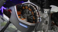 Motor listrik tersebut sudah dirakit secara lokal di Indonesia.