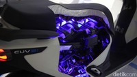 Sumber tenaga motor listrik ini berasal dari dua baterai Honda Mobile Power Pack e: yang dapat di-swap (ditukar) atau di-charge sendiri dengan off-board charger.