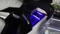 Honda ICON e: mengambil basis model EM1 e:, dilengkapi dengan Honda Mobile Power Pack e:. Komponen listrik utama, termasuk baterai telah diganti, dan juga eksteriornya telah didesain ulang sesuai selera konsumen Indonesia.