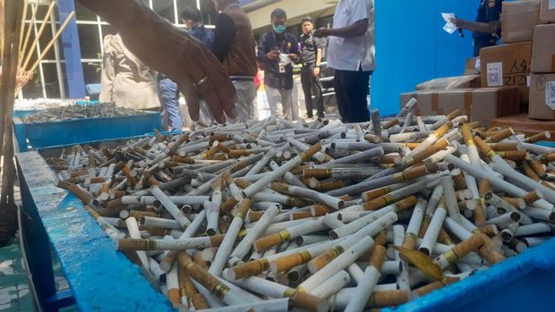 pemusnahan rokok dan miras ilegal