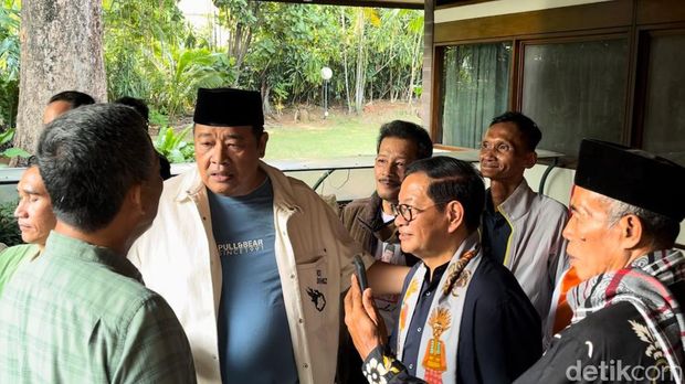 Pramono Anung sambangi rumah Boy Sadikin, ada politikus NasDem Bestari Barus di lokasi.