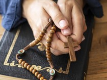 Doa Rosario Selasa, 30 September 2025: Menguatkan Iman lewat Peristiwa Sedih