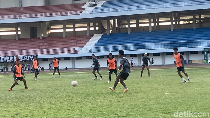Suasana latihan PSIM Jogja di Stadion Mandala Krida, Kota Jogja, Rabu (9/10/2024).