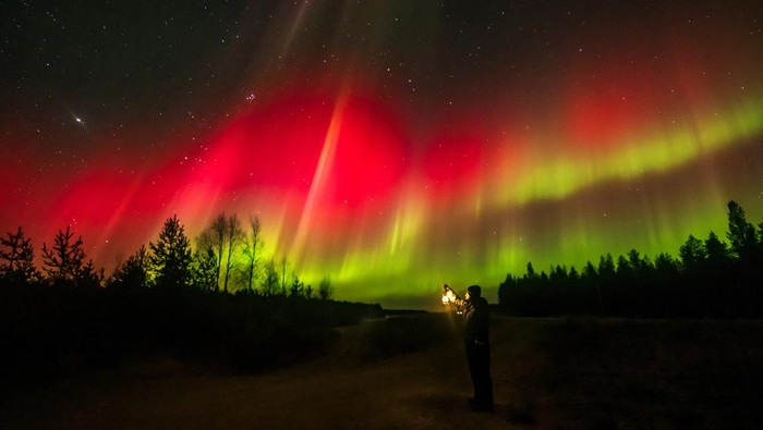 Warna-warni Aurora Terangi Langit Finlandia A view of northern lights over the skies of Sodankyla, Lapland, Finland, October 7, 2024. Courtesy of All About Lapland/Alexander Kuznetsov/Handout via REUTERS THIS IMAGE HAS BEEN SUPPLIED BY A THIRD PARTY. MANDATORY CREDIT. TPX IMAGES OF THE DAY