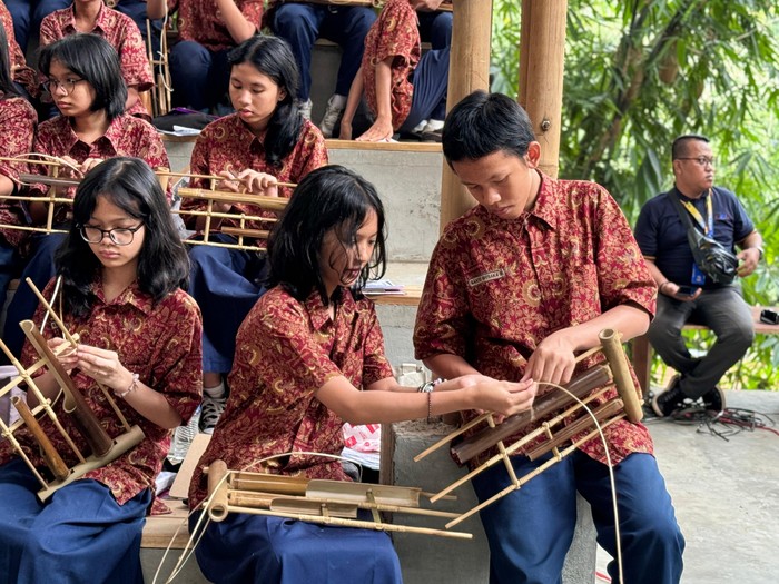 Wisata Edukasi SMP Labschool Jakarta Wisata Edukasi SMP Labschool Jakarta