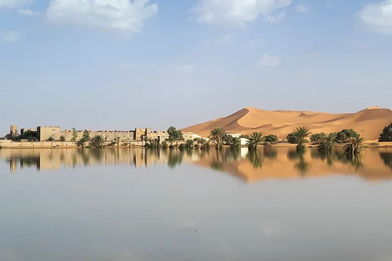 Air membanjiri Gurun Sahara dan mengisi danau yang sudah setengah abad kering.