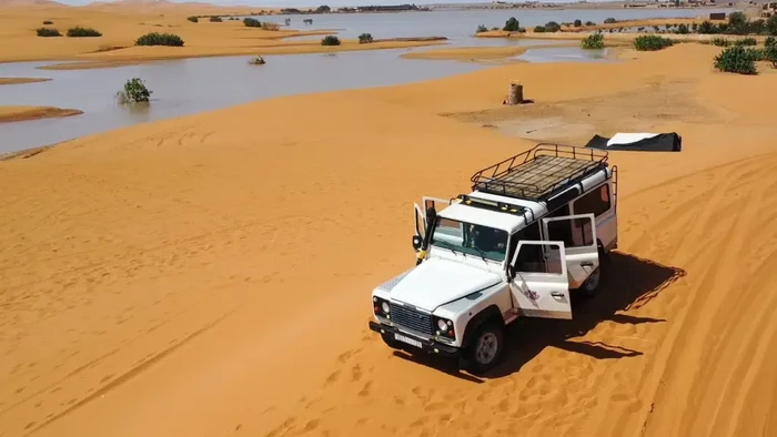 Air membanjiri Gurun Sahara dan mengisi danau yang sudah setengah abad kering.