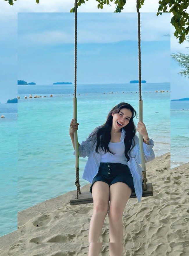 Penampilan Ayu yang bak ABG pun banjir pujian netizen. Meski tak mengenakan makeup berlebih, wanita 32 tahun itu tetap terlihat cantik natural. Foto: Instagram/@ayutingting92