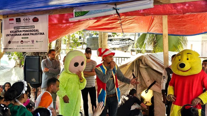 Bantuan dari Indonesia untuk Palestina Terus Mengalir Bantuan dari warga Indonesia untuk Palestina terus mengalir. Melalui jaringan NU Care-Lazisnu untuk yang kesekian kalinya penyaluran bantuan itu berjalan lancar dan mulus.