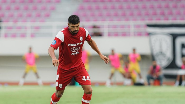 Bek Persis Solo Ricardo Lima
