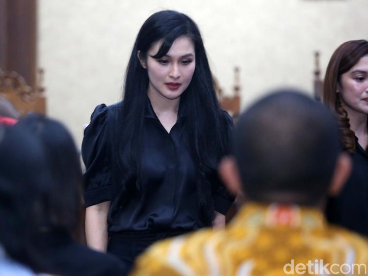 Bersaksi di Sidang Korupsi, Sandra Dewi Sebut Harvey Moeis Suami Tercinta