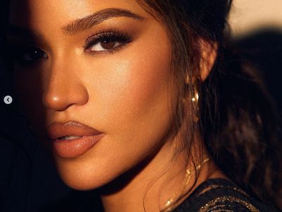 8 Foto Cassie, Penyanyi yang Videonya Saat Dipukuli Brutal P Diddy Viral