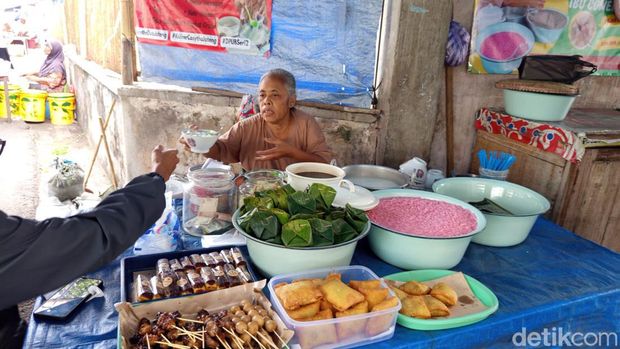 Dawet Mak Cowek di Pasar Ngasem, Kota Magelang. Foto diunggah Kamis (10/10/2024).