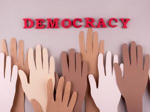 Keistimewaan Demokrasi Indonesia