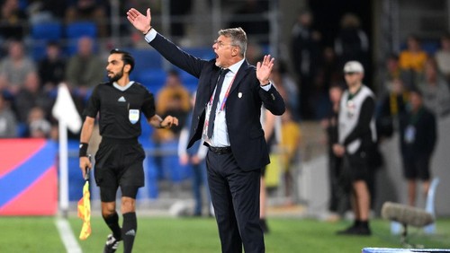 GOLD COAST, AUSTRALIA - SEPTEMBER 05: Bahrain Head Coach Dragan Talajic reacts during the round three 2026 FIFA World Cup AFC Asian Qualifier match between Australia Socceroos and Bahrain at Robina Stadium on September 05, 2024 in Gold Coast, Australia. (Photo by Matt Roberts/Getty Images)