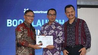 Saleh Husin mengupas tentang hilirisasi sawit secara komprehensif. Substansi buku tersebut secara garis besar meliputi mimpi Indonesia mewujudkan produksi sawit sebesar 100 juta ton per tahun. Foto: Dok. Pribadi Saleh Husin