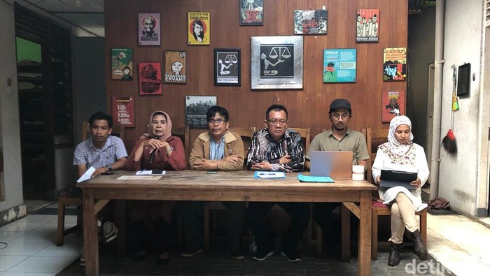 Jumpa pers kasus penahanan ijazah SMA-SMK di LBH Jogja, Kotagede, Kota Jogja, Kamis (10/10/2024).