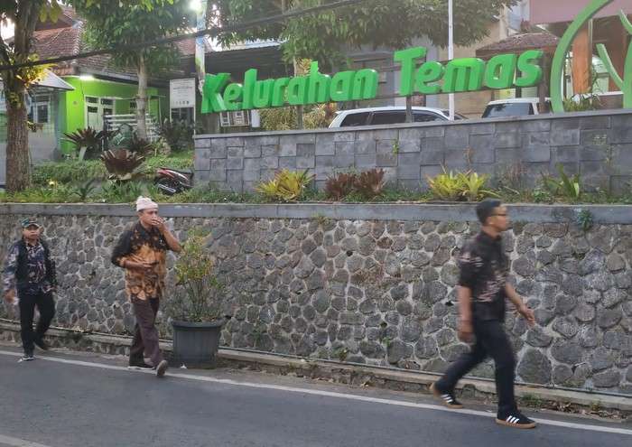 Kantor Kelurahan Temas, Kota Batu lokasi penembakan korban
