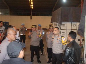 Kapolres Pasuruan Cek Gudang Logistik KPU, Ini Hasilnya