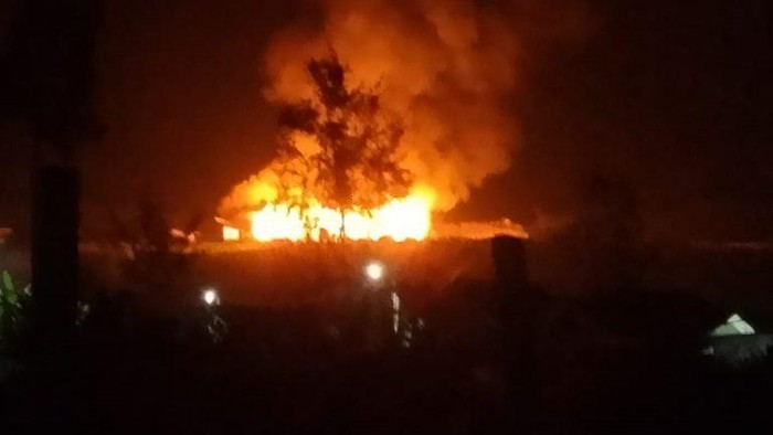 KKB bakar sekolah di Sinak, Puncak, Papua Tengah. Dokumen Istimewa