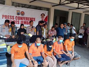 Diotaki Guru, Komplotan Pemalsu Dokumen di Jember Diringkus