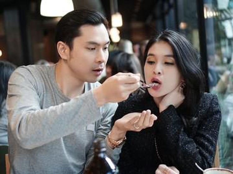 Lihat Lagi! 10 Potret Kulineran Mewah Sandra Dewi dan Harvey Moeis