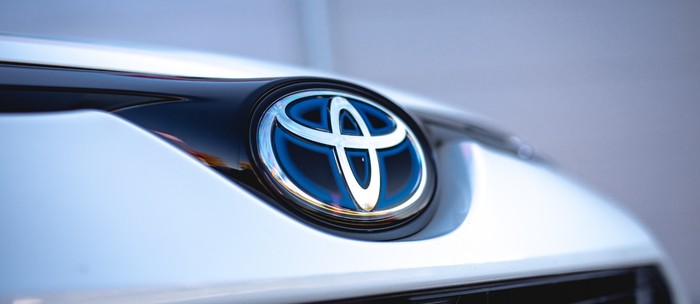 Logo Toyota Hybrid.