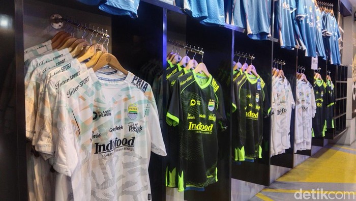 Merchandise Persib di Persib Store