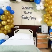 Untuk menyambut kehadiran kedua bayi kembarnya, kamar rumah sakit Mpok Alpa juga didekorasi dengan balon, bunga, serta tulisan, Welcome Twins Baby Boy. Foto: Instagram/@nina_mpokalpa