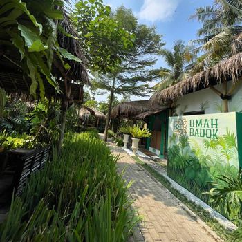 Restoran Omah Badok di Pondok Aren, Tangerang Selatan.