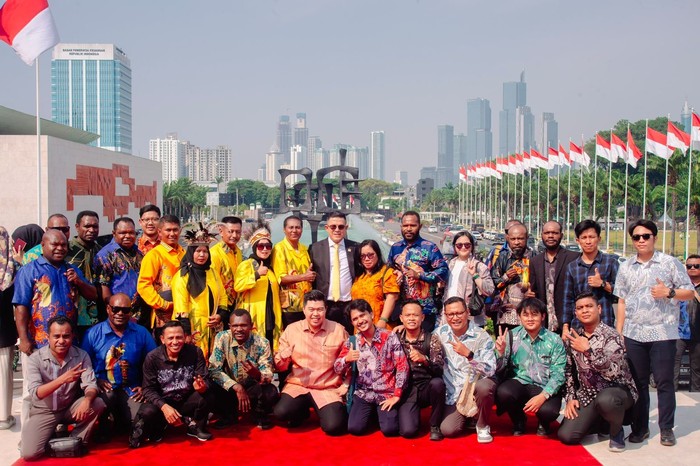 pendukung Anggota DPR dari Dapil Papua Tengah, Soedeson Tandra i