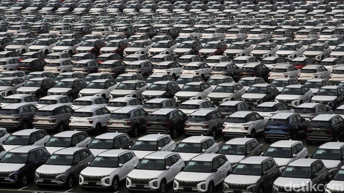 Penjualan mobil di Indonesia tahun 2024 menunjukkan tanda-tanda kelesuan. Hingga September 2024, penjualan mobil nasional baru menyentuh angka 633.218 unit.