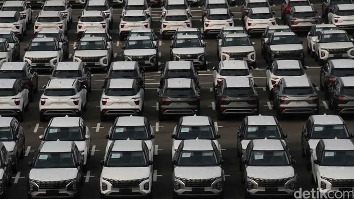 Penjualan mobil di Indonesia tahun 2024 menunjukkan tanda-tanda kelesuan. Hingga September 2024, penjualan mobil nasional baru menyentuh angka 633.218 unit.