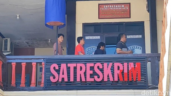 Perwakilan keluarga siswi SMP di Kota Pasuruan lapor ke polisi