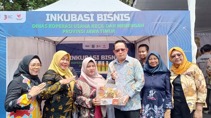 Pj Gubernur Jatim dan pelaku UMKM